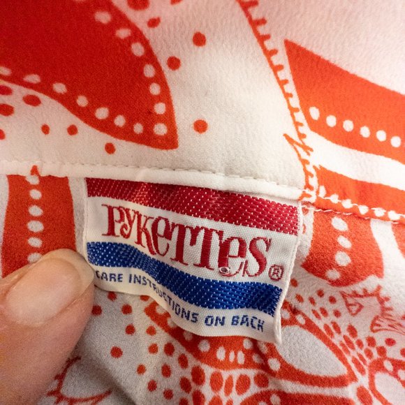 Vintage 70s Pykettes Size Small Shirt Red White Floral Button Up Disco Top - Picture 8 of 10